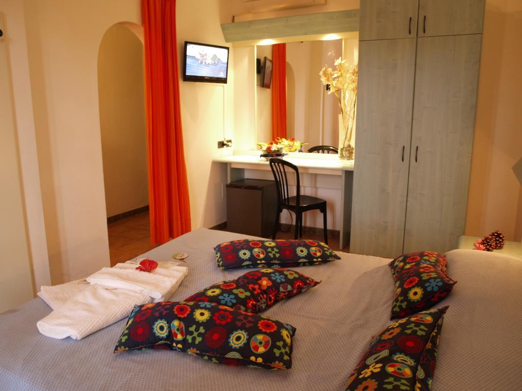 Hotel Club Esse Cala Bitta à Baja Sardinia Chambre photo