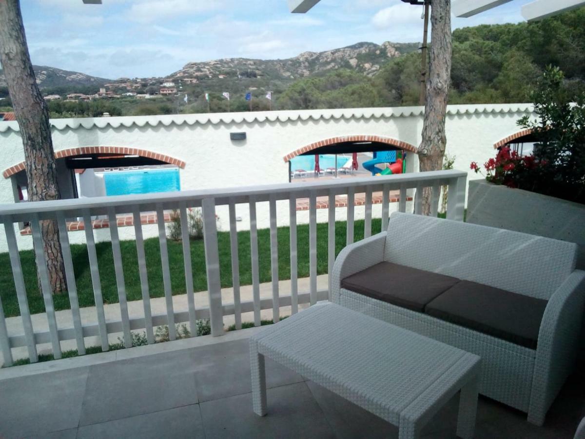 Hotel Club Esse Cala Bitta à Baja Sardinia Extérieur photo