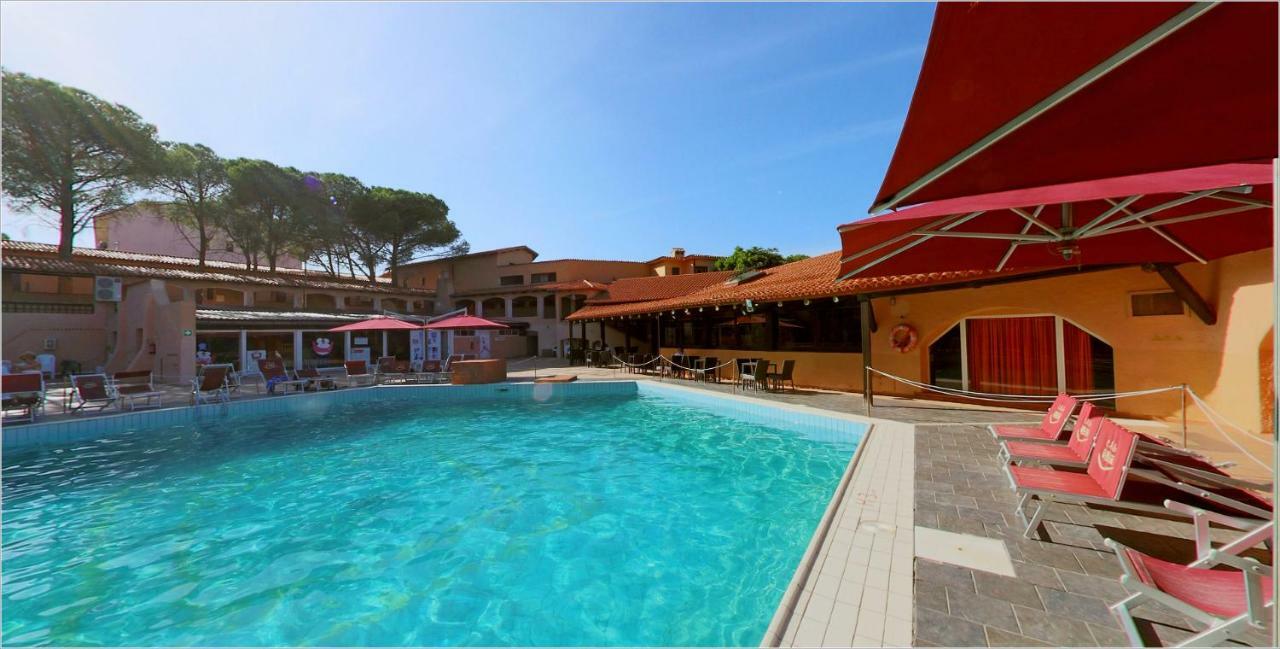 Hotel Club Esse Cala Bitta à Baja Sardinia Extérieur photo